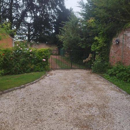 Au Pied De Lille Bed and Breakfast Buitenkant foto