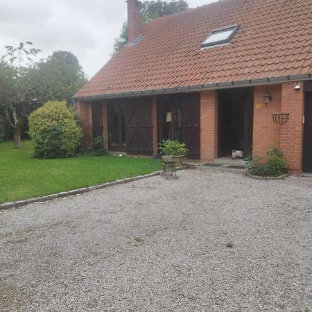 Au Pied De Lille Bed and Breakfast Buitenkant foto