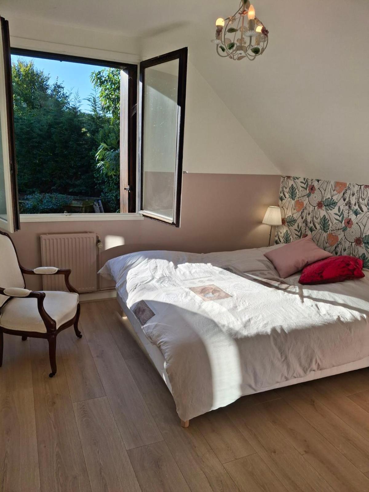 Au Pied De Lille Bed and Breakfast Buitenkant foto